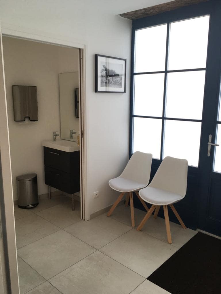 Salle d'attente cabinet Brivaostéo